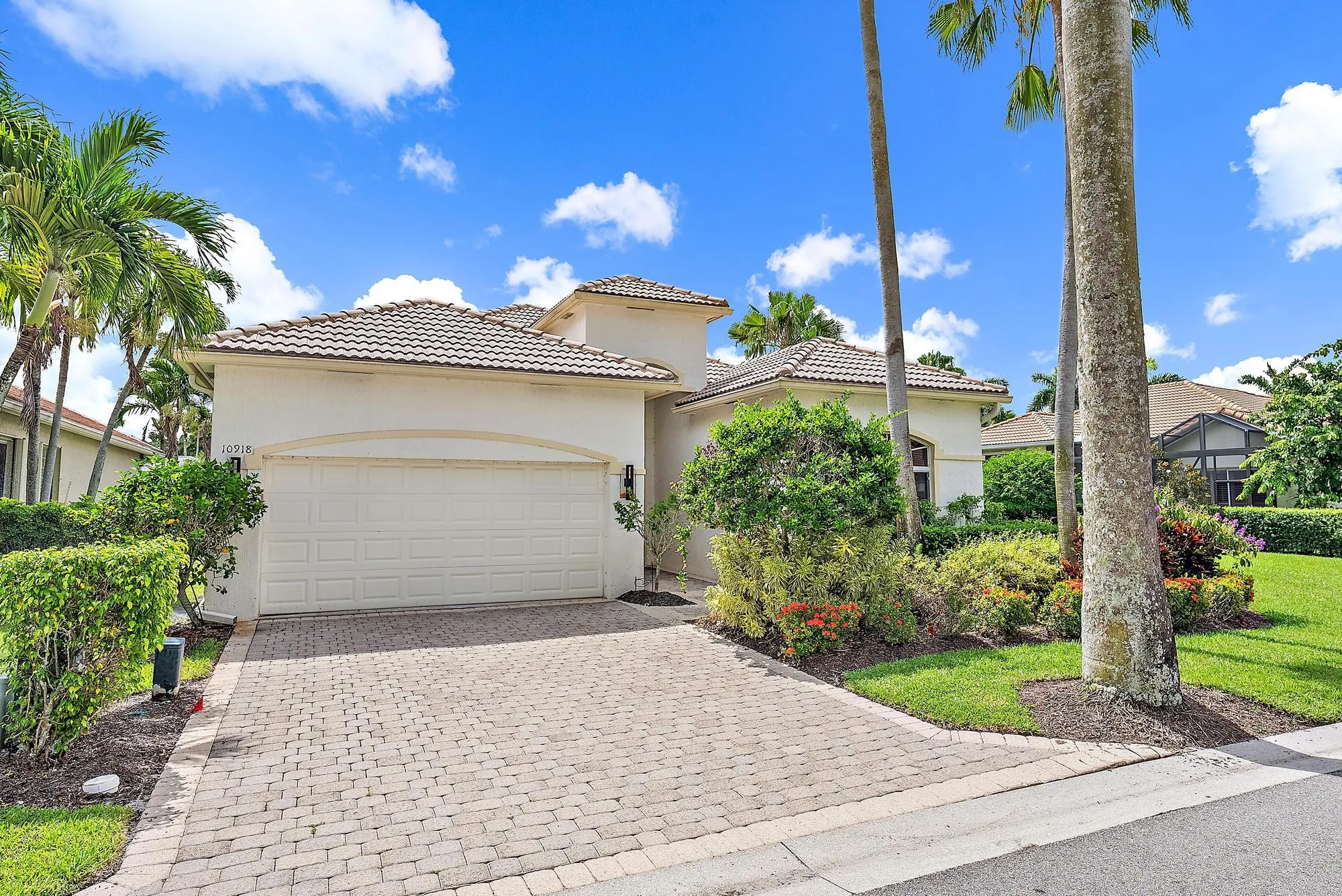 10918 Grande Blvd-21