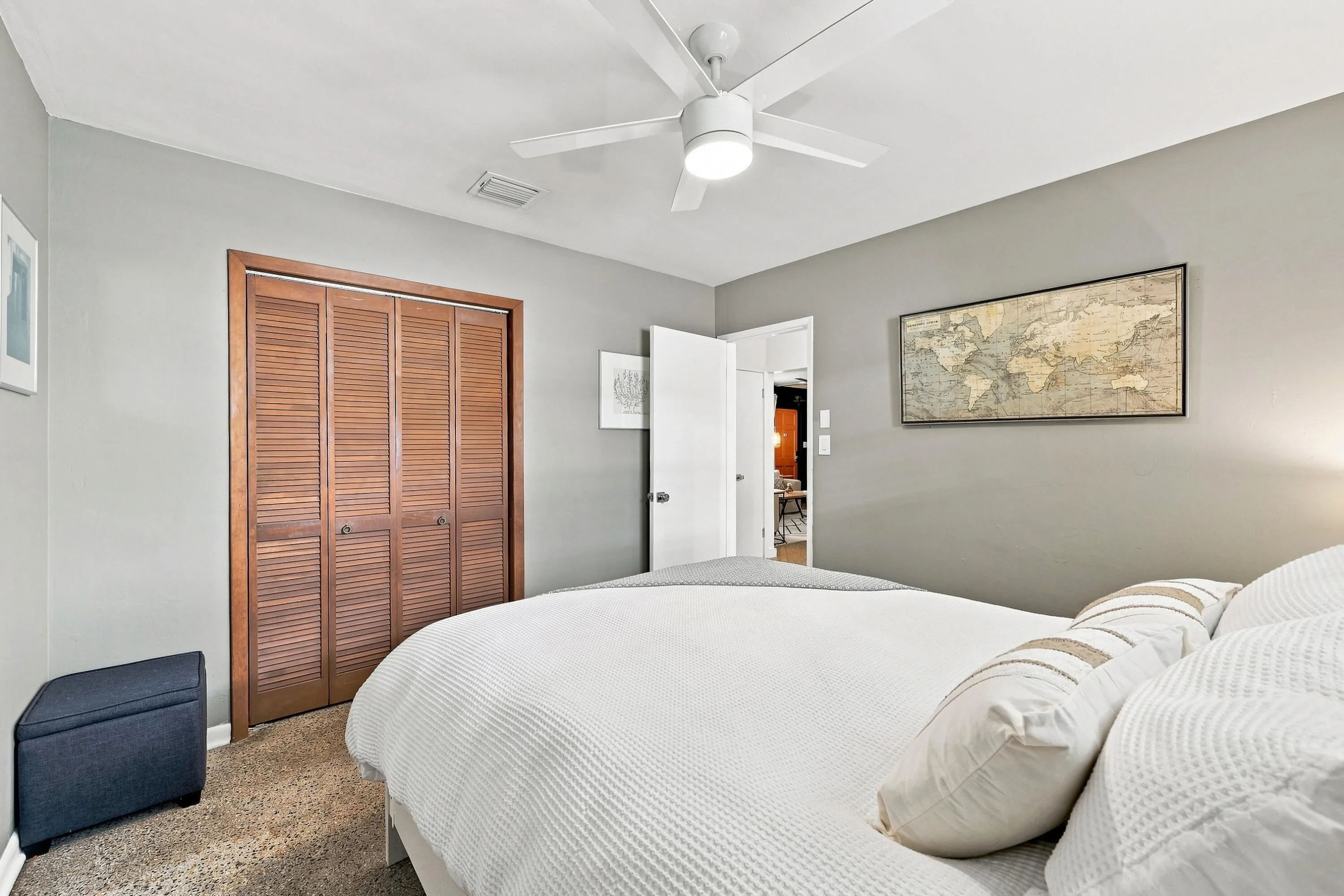 27_bedroom