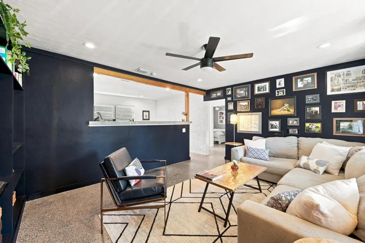 16_living room