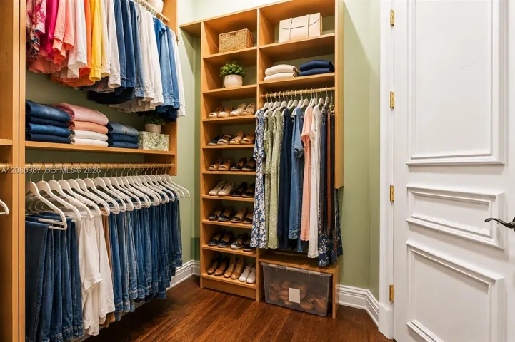 Primary hers closet