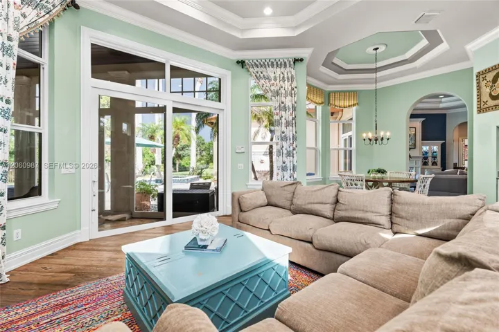 Photo 33
