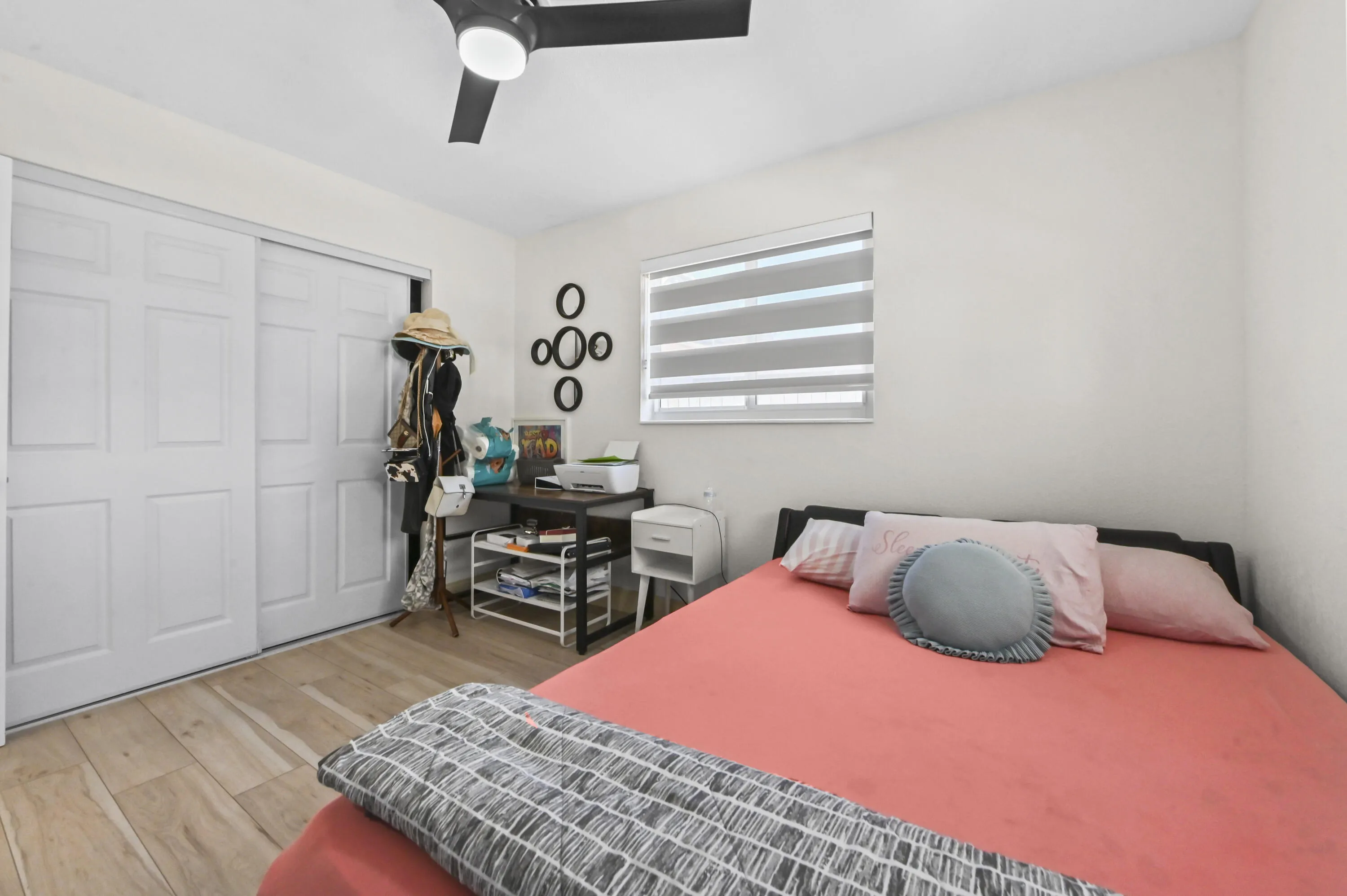 09 Bedroom 02