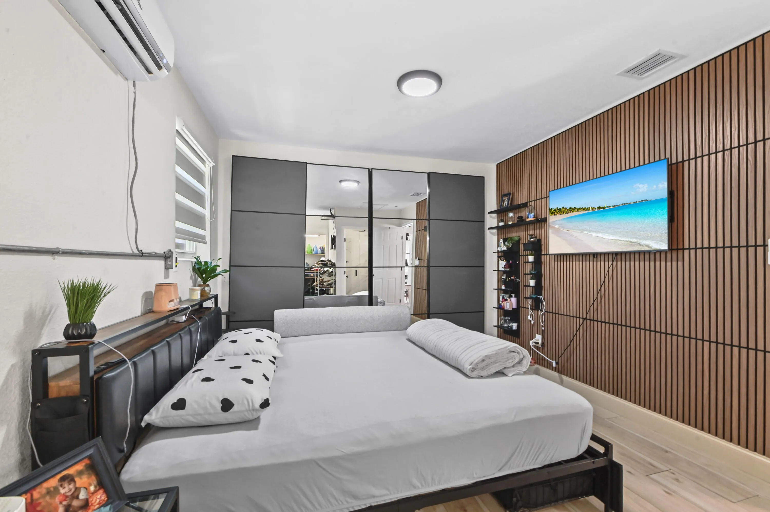 20 Bedroom 02