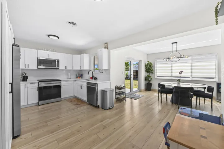 15 Kitchen 02