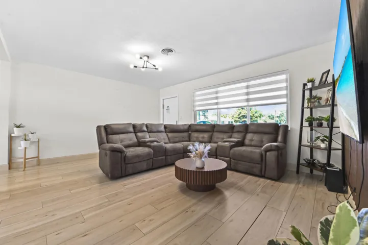 13 Living room 04