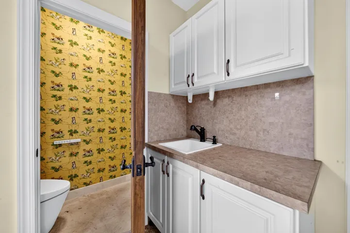 056-054-Half Bathroom-1500x998
