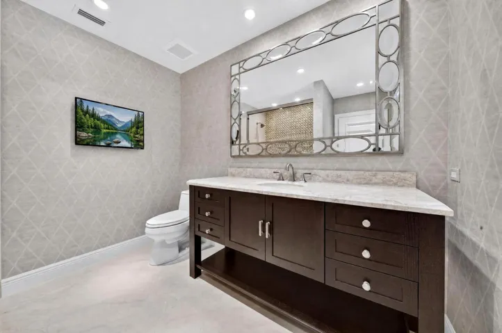 053-013-Ensuite Bathroom for-1500x996