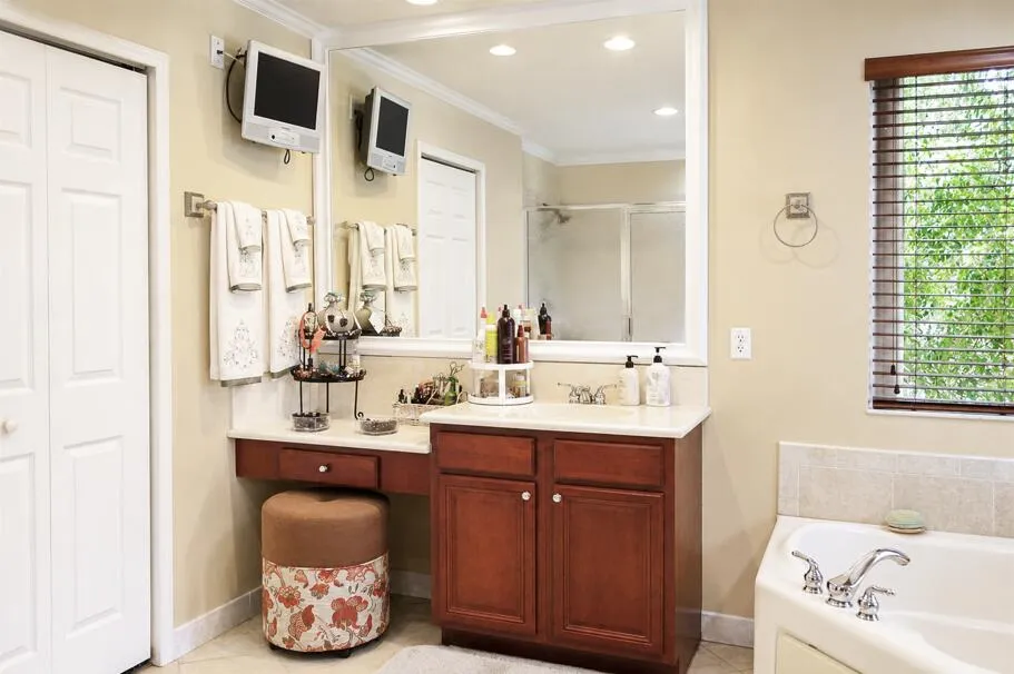 Master Bathroom His & Hers