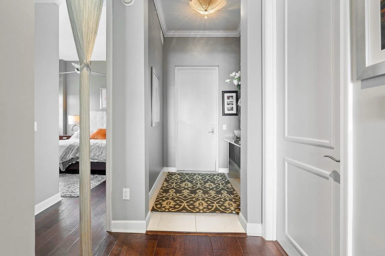 foyer / entrance