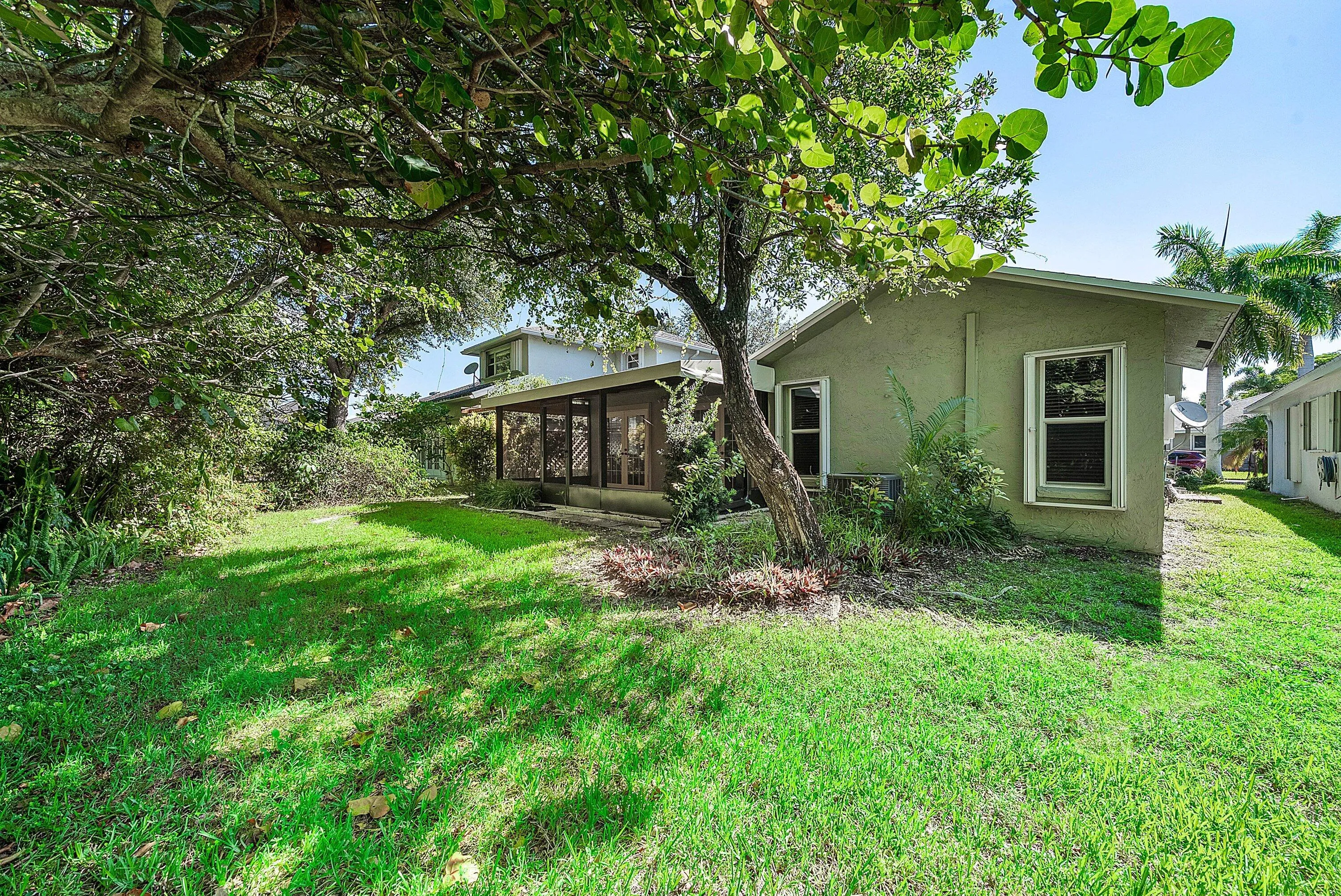 030-241DelRioBoulevard-BocaRaton-FL-3343