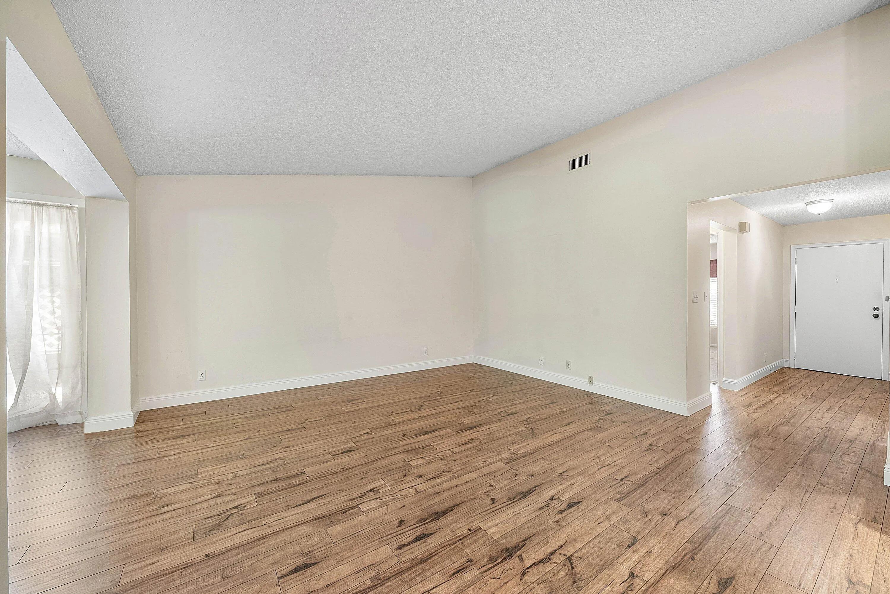 010-241DelRioBoulevard-BocaRaton-FL-3343