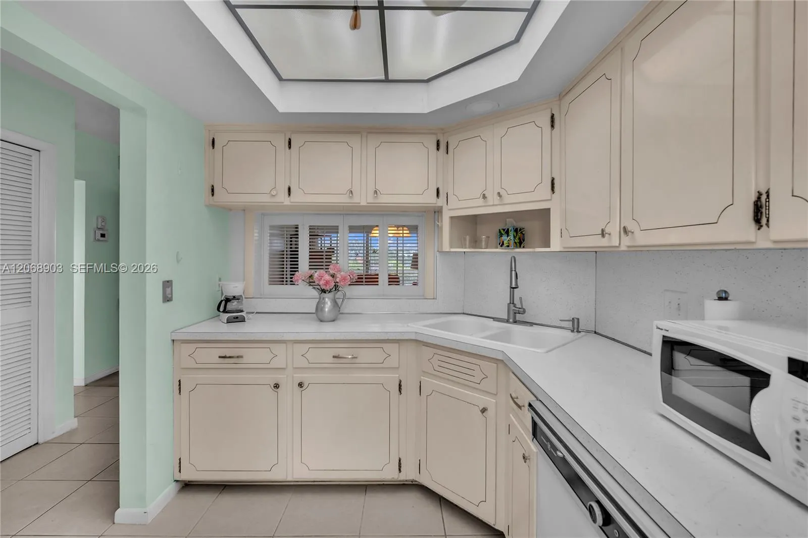 Well-kept kitchen