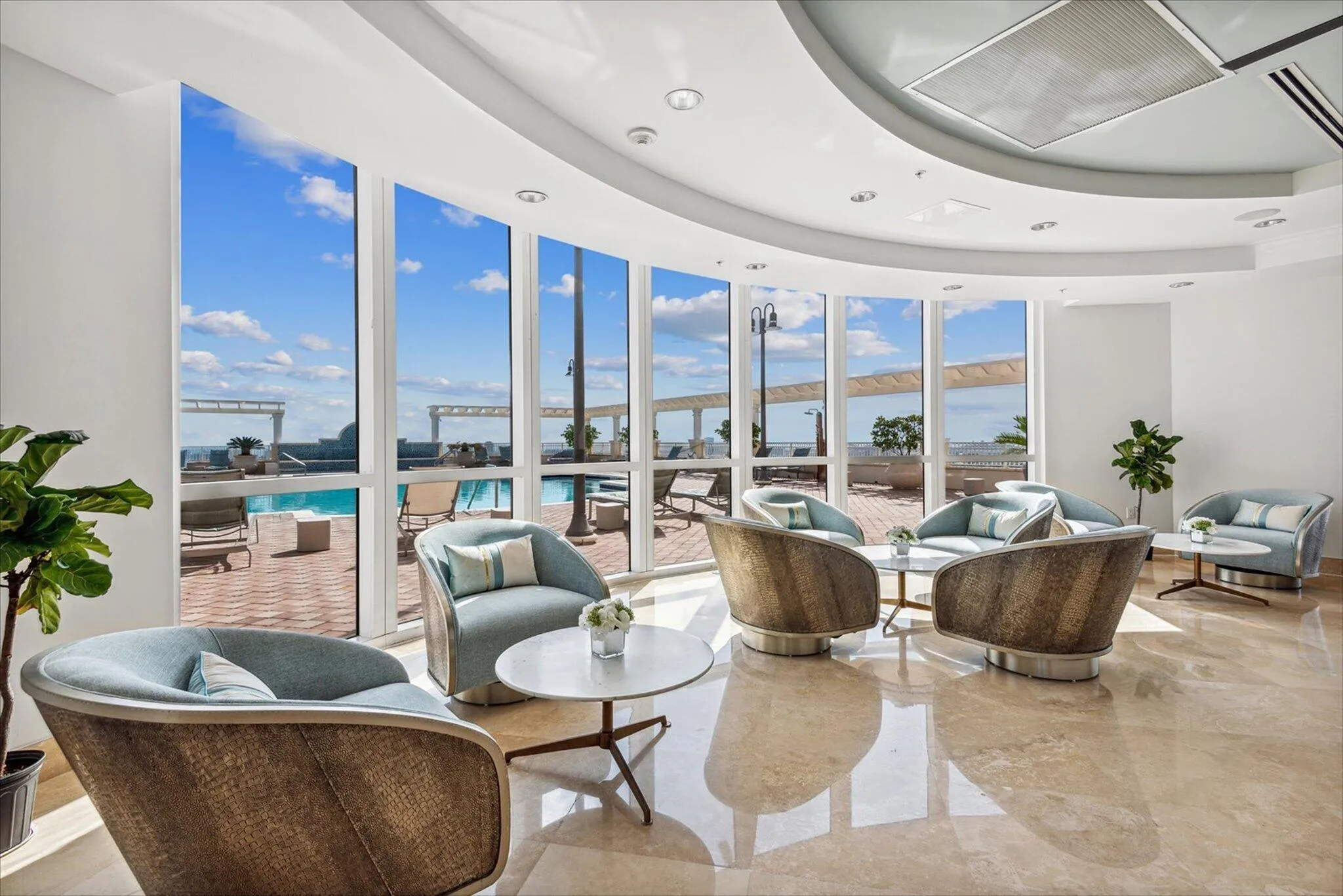 25FL Sky Lounge