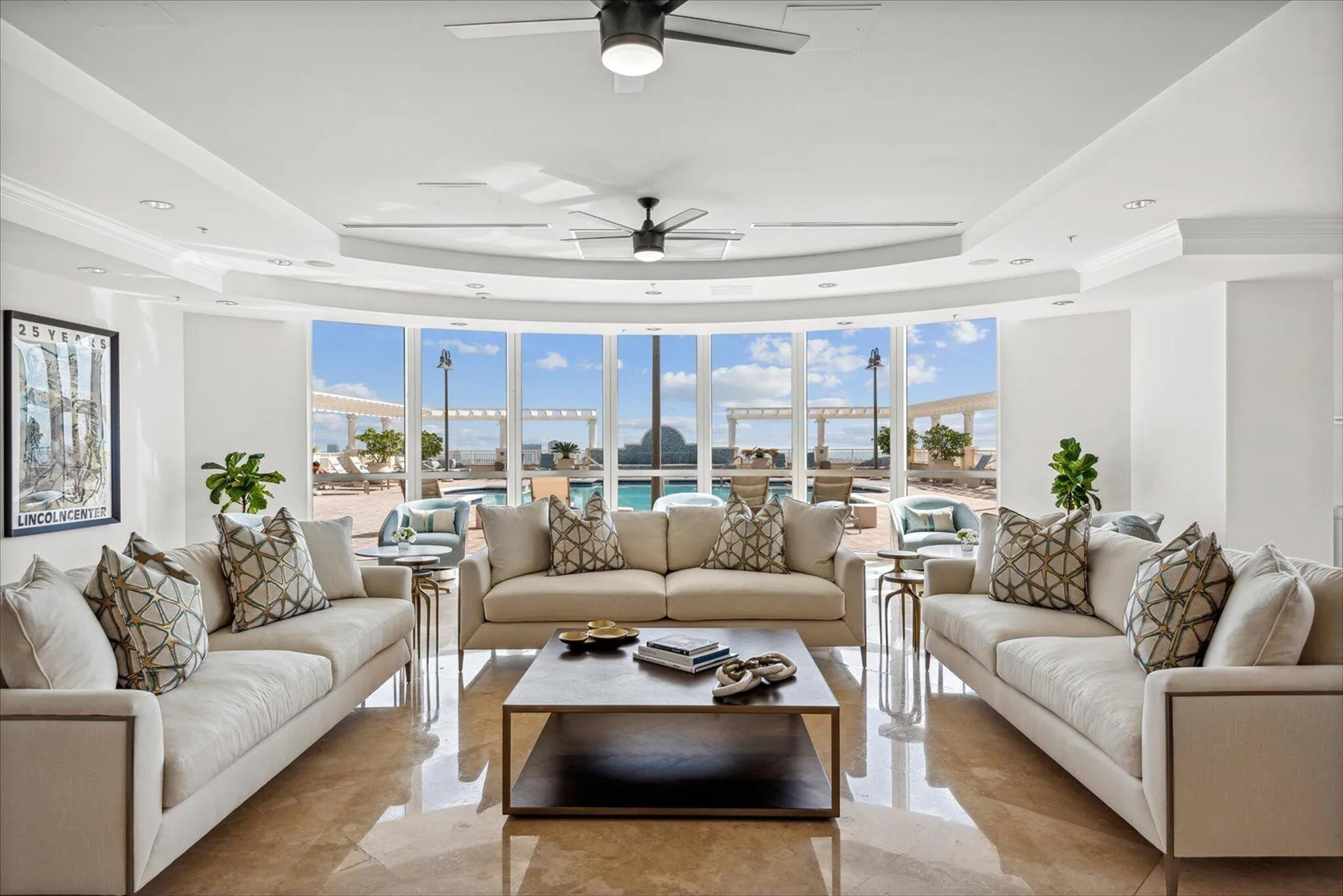 25FL Sky Lounge