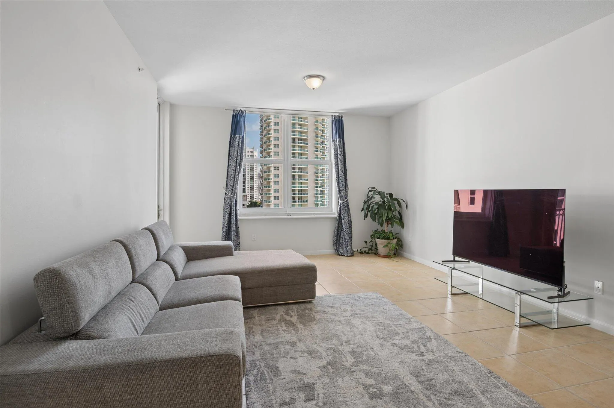 43-Steiner-511 5th Ave #1422-3