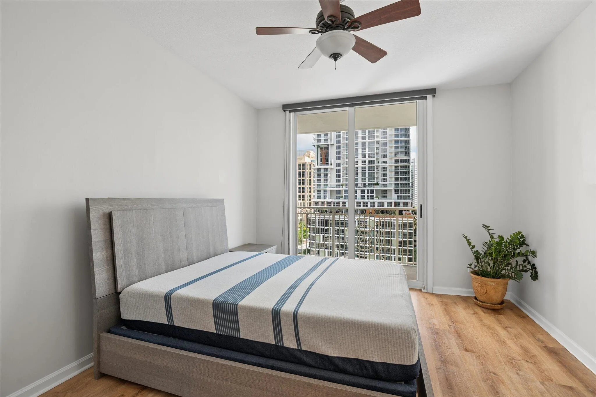 48-Steiner-511 5th Ave #1422-8