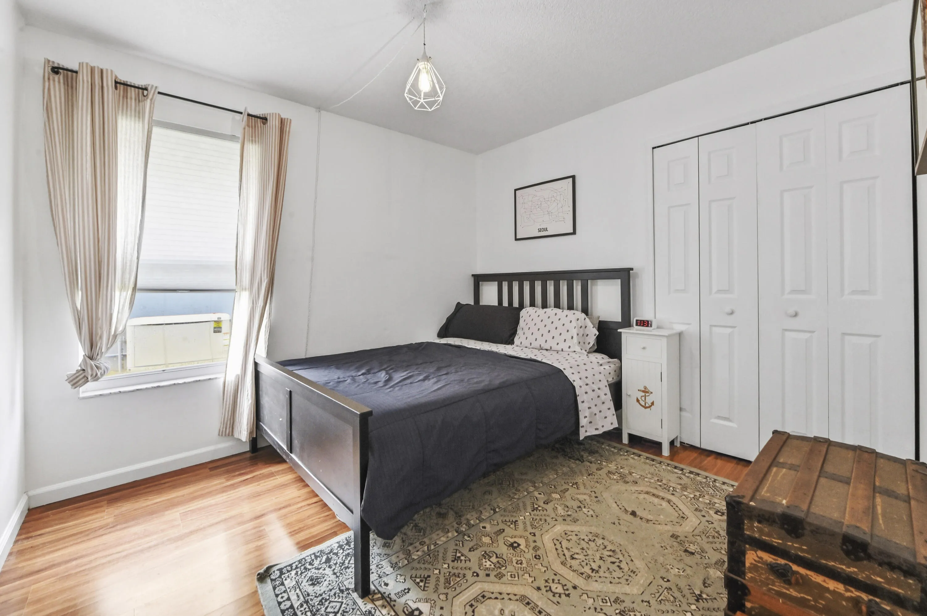 23 Bedroom 01