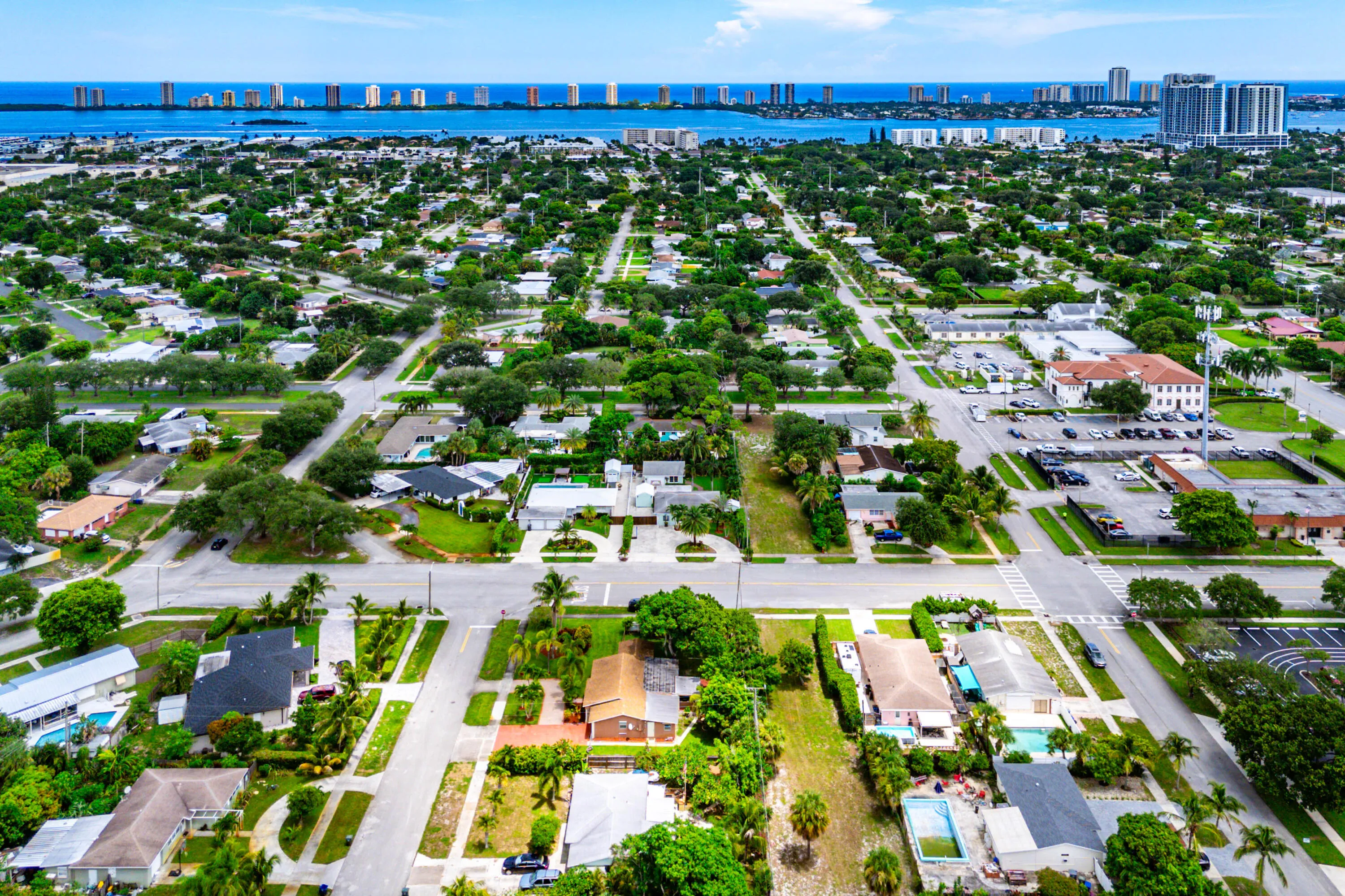 052-8196thStreet-LakePark-FL-33403-FULL