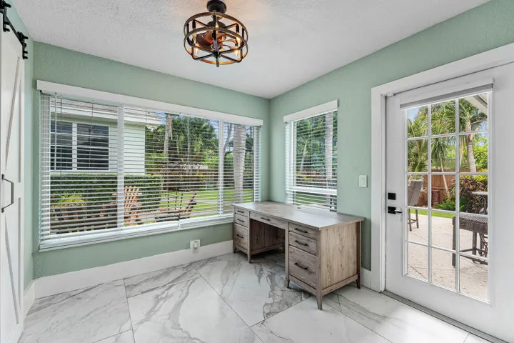 Dining room/office