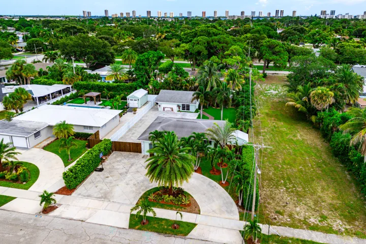 042-8196thStreet-LakePark-FL-33403-FULL