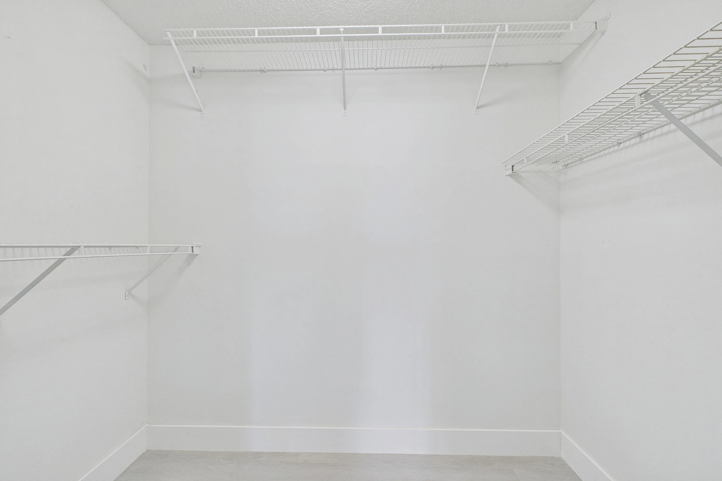 CAM06286G6-PR0033-STILL020