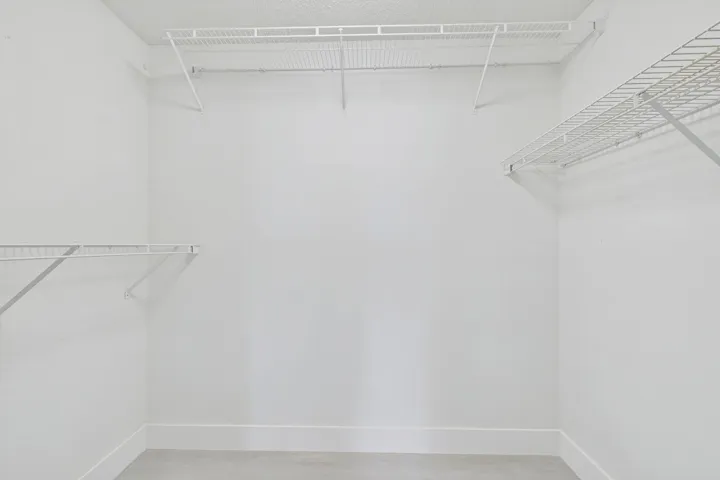 CAM06286G6-PR0033-STILL020