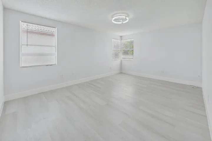CAM06286G6-PR0033-STILL015