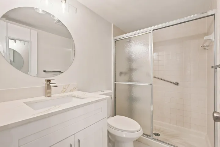 1ST BATHROOM