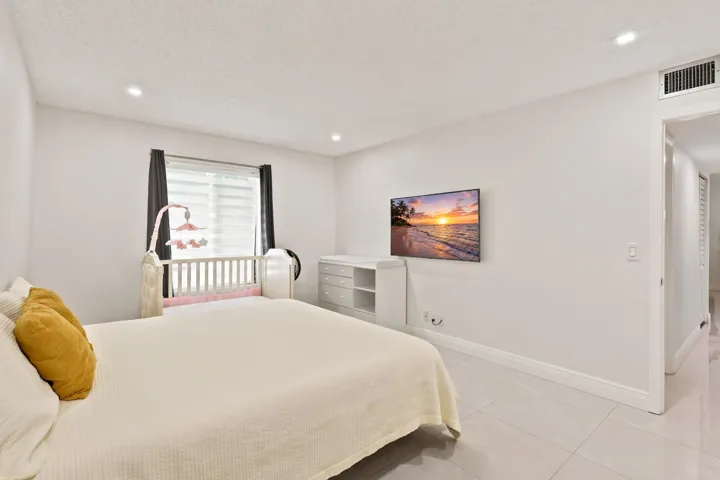 1ST BEDROOM