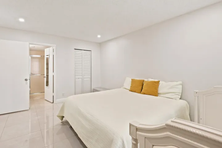 1ST BEDROOM