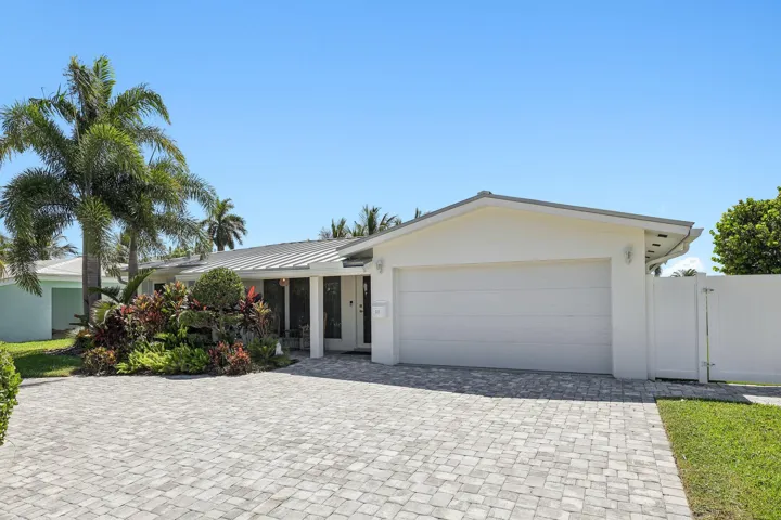 1-web-or-mls-SE 9th Ave-S1208-001