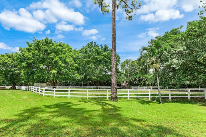 041-2749ARoad-LoxahatcheeGroves-FL-33470