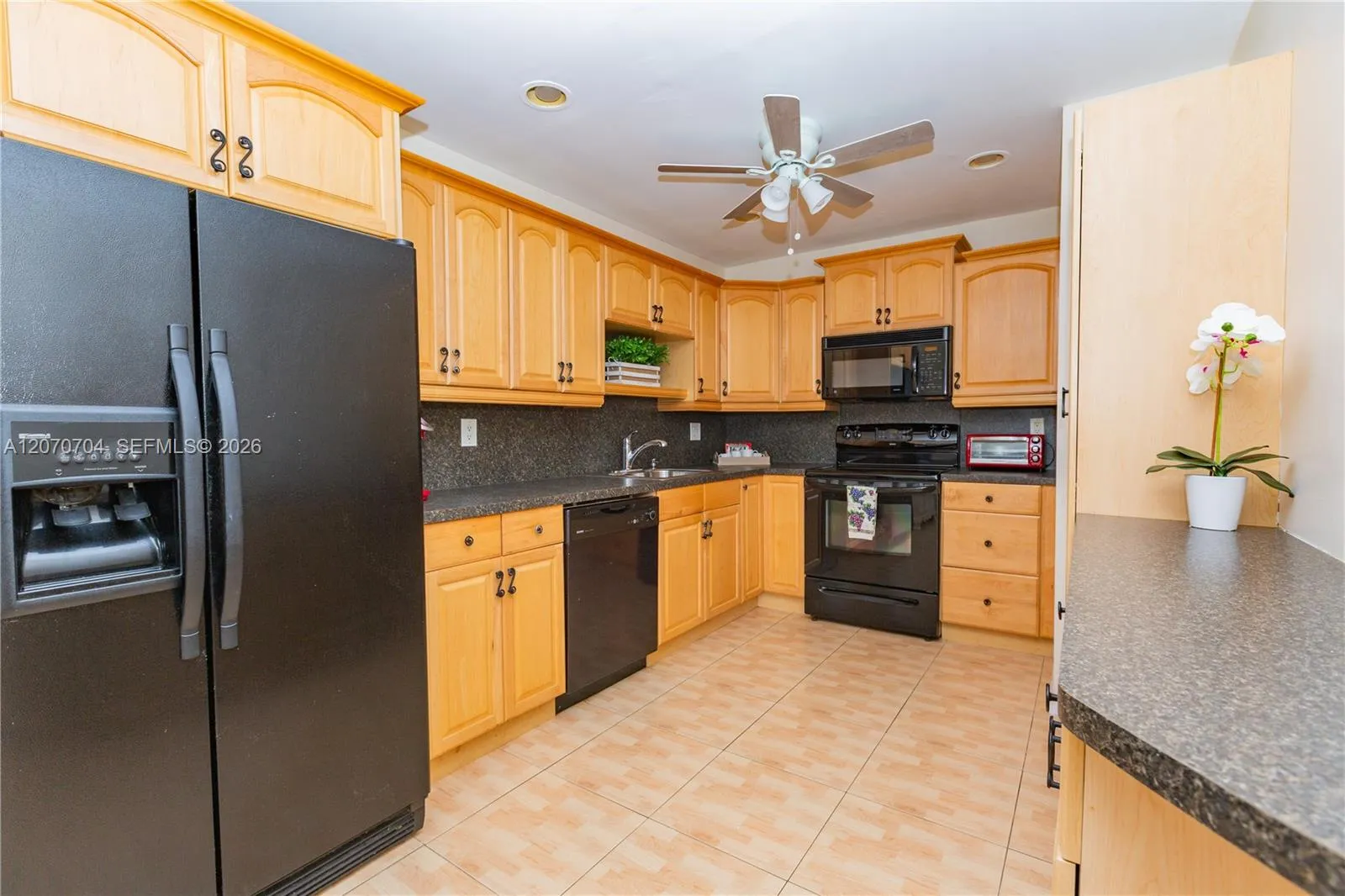PLENTY OF CABINETS AND PANTRY