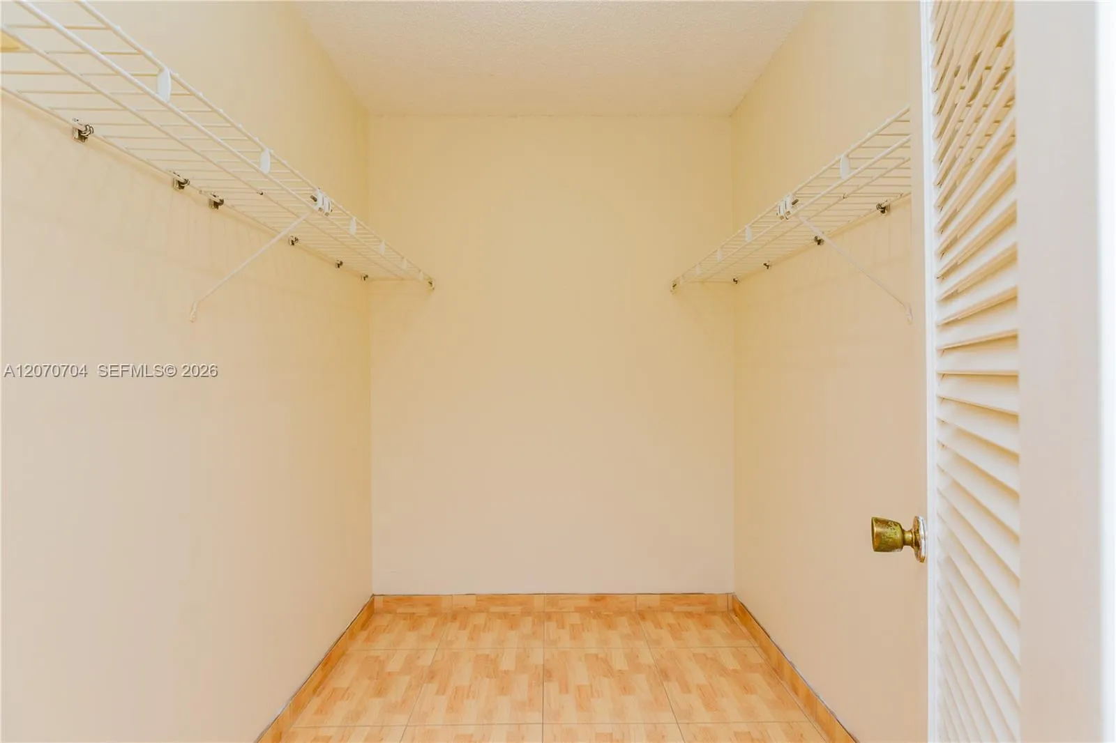 LARGE WALK IN CLOSET