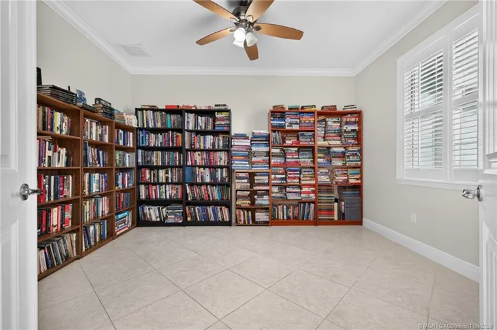 Den/4th Bedroom