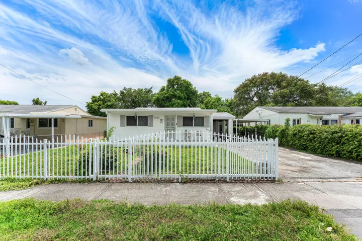 001-2030Northwest43rdStreet-Miami-FL-331