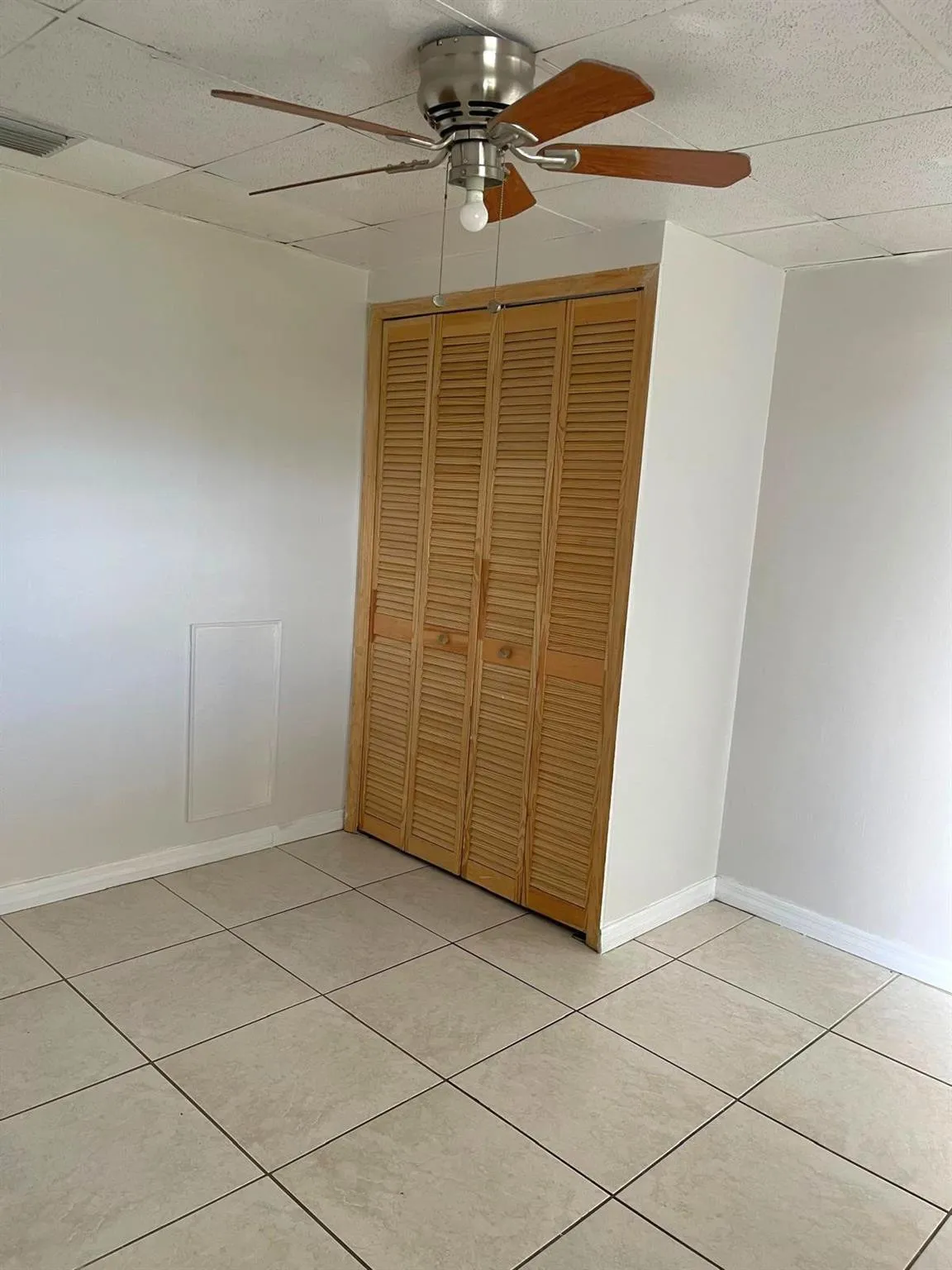 Efficiency, bedroom & closet