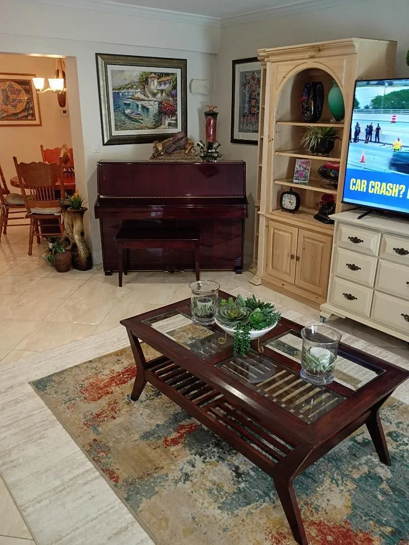 LIVING ROOM 2