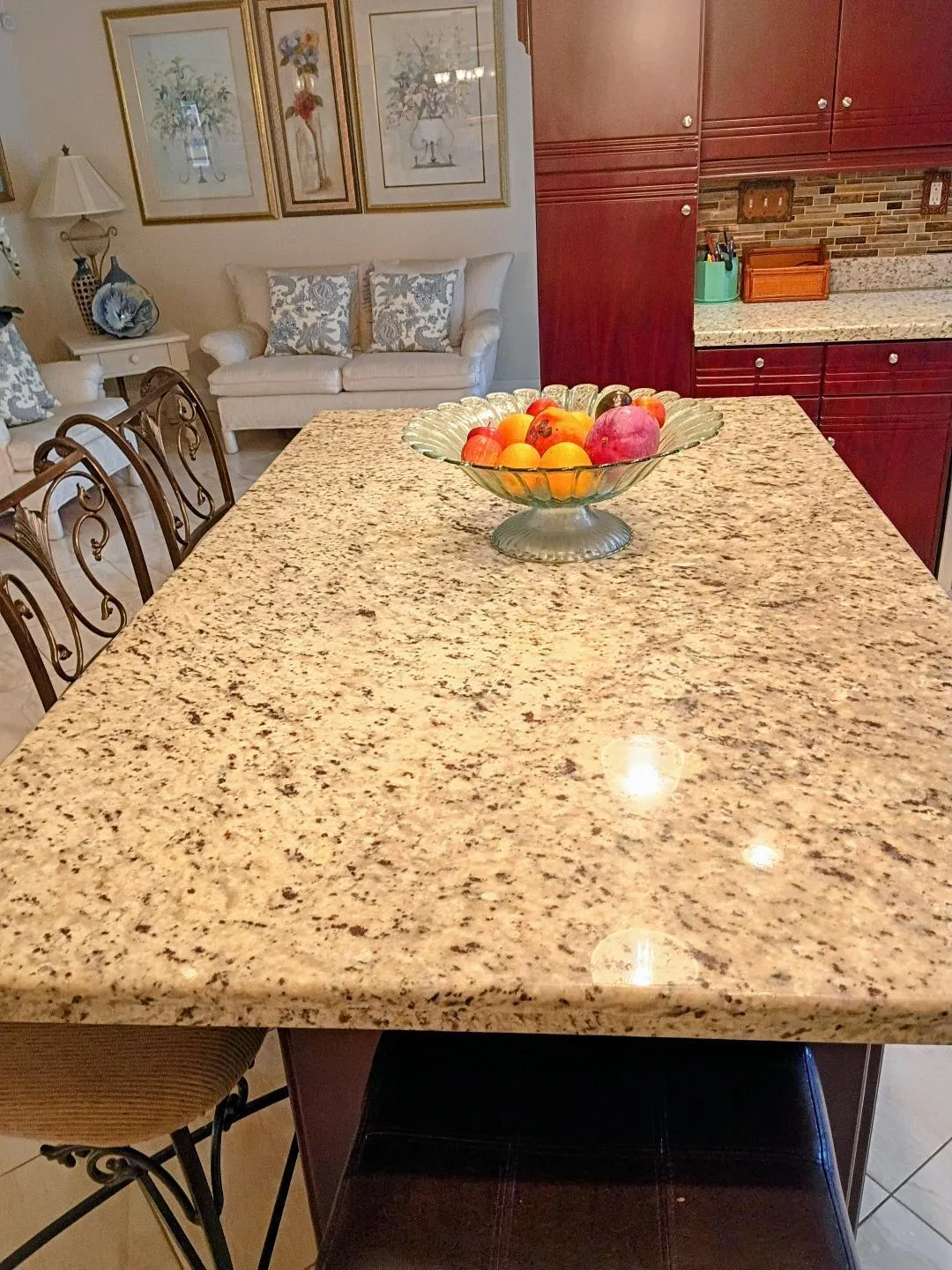 KITCHEN ISLAND