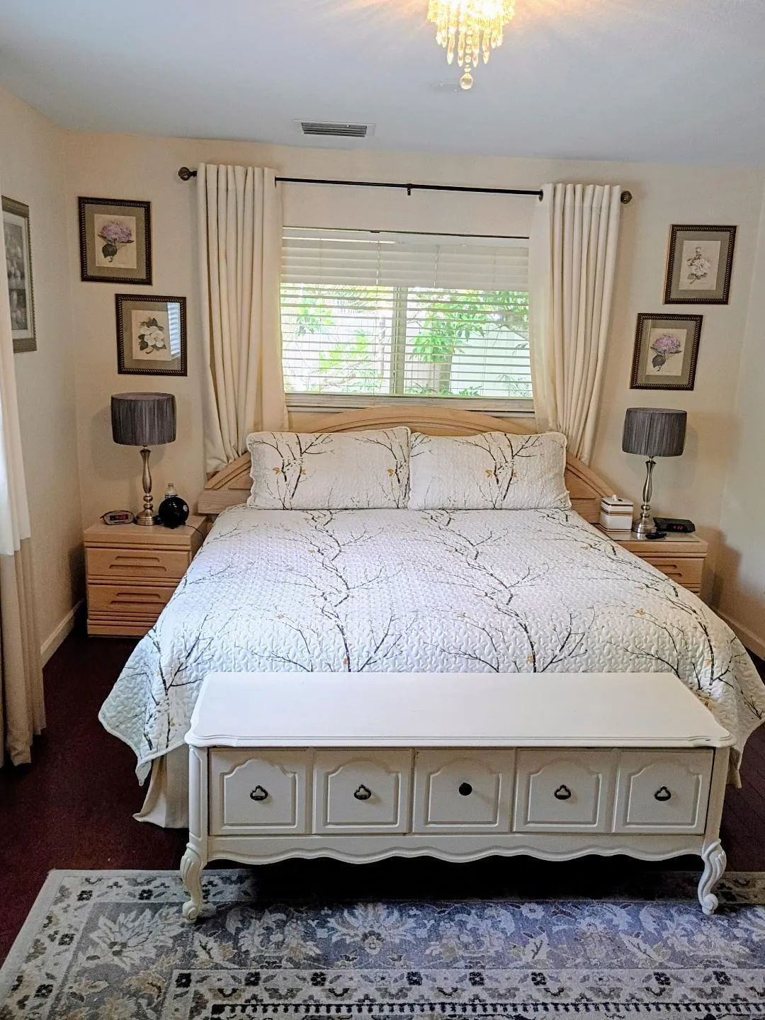 MASTER BED ROOM