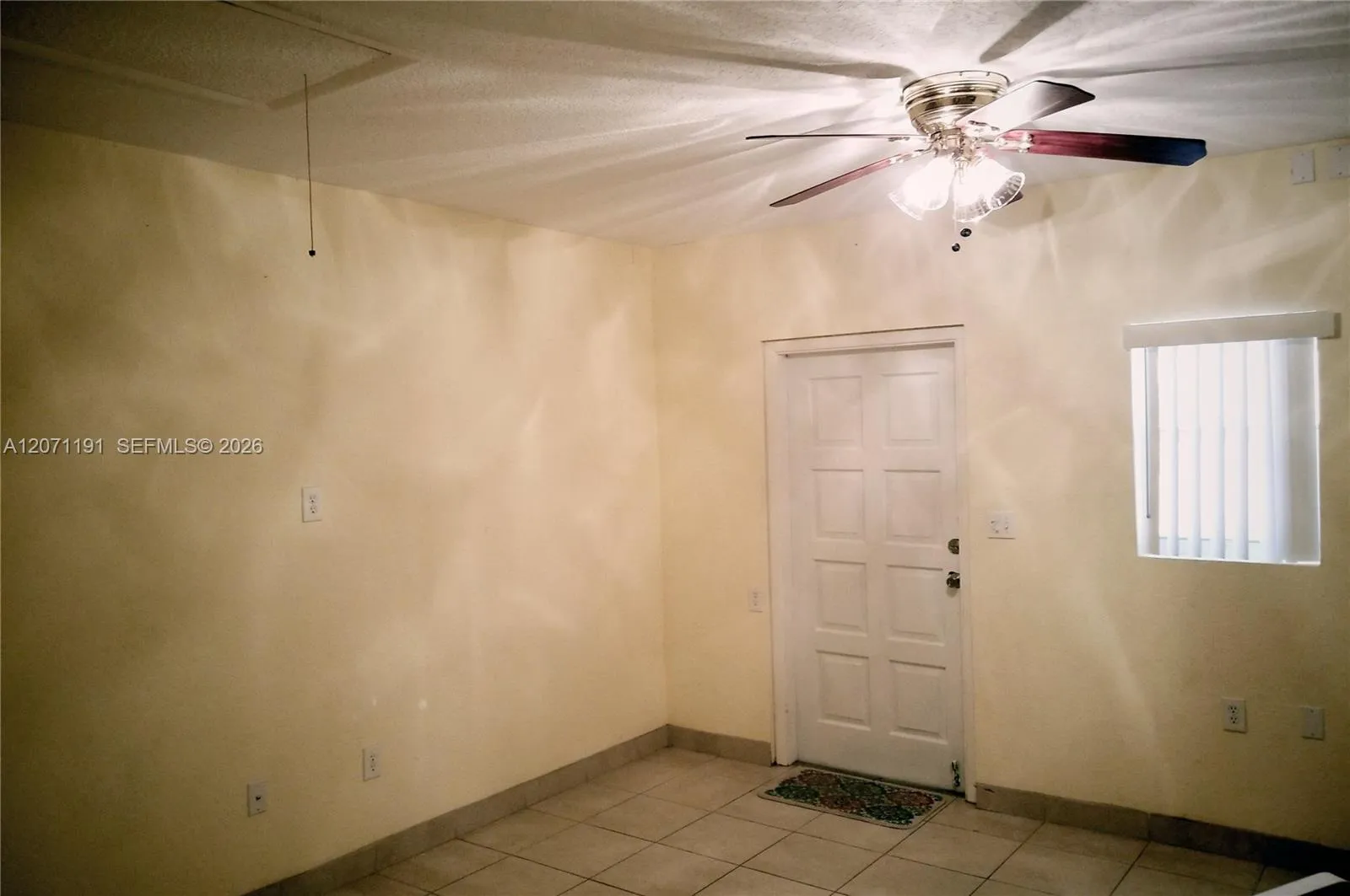 Huge Bonus Room w/Separate Entrance