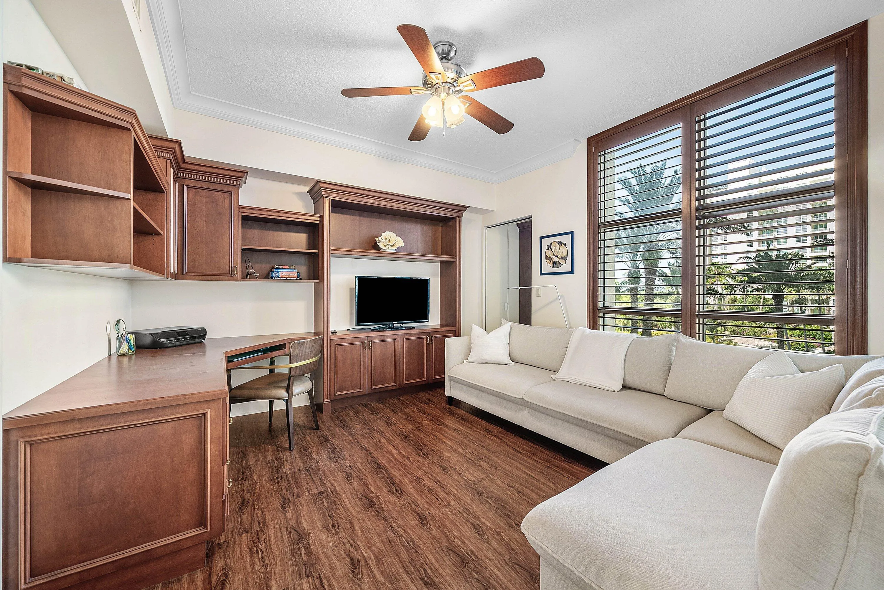 Guest bedroom/office
