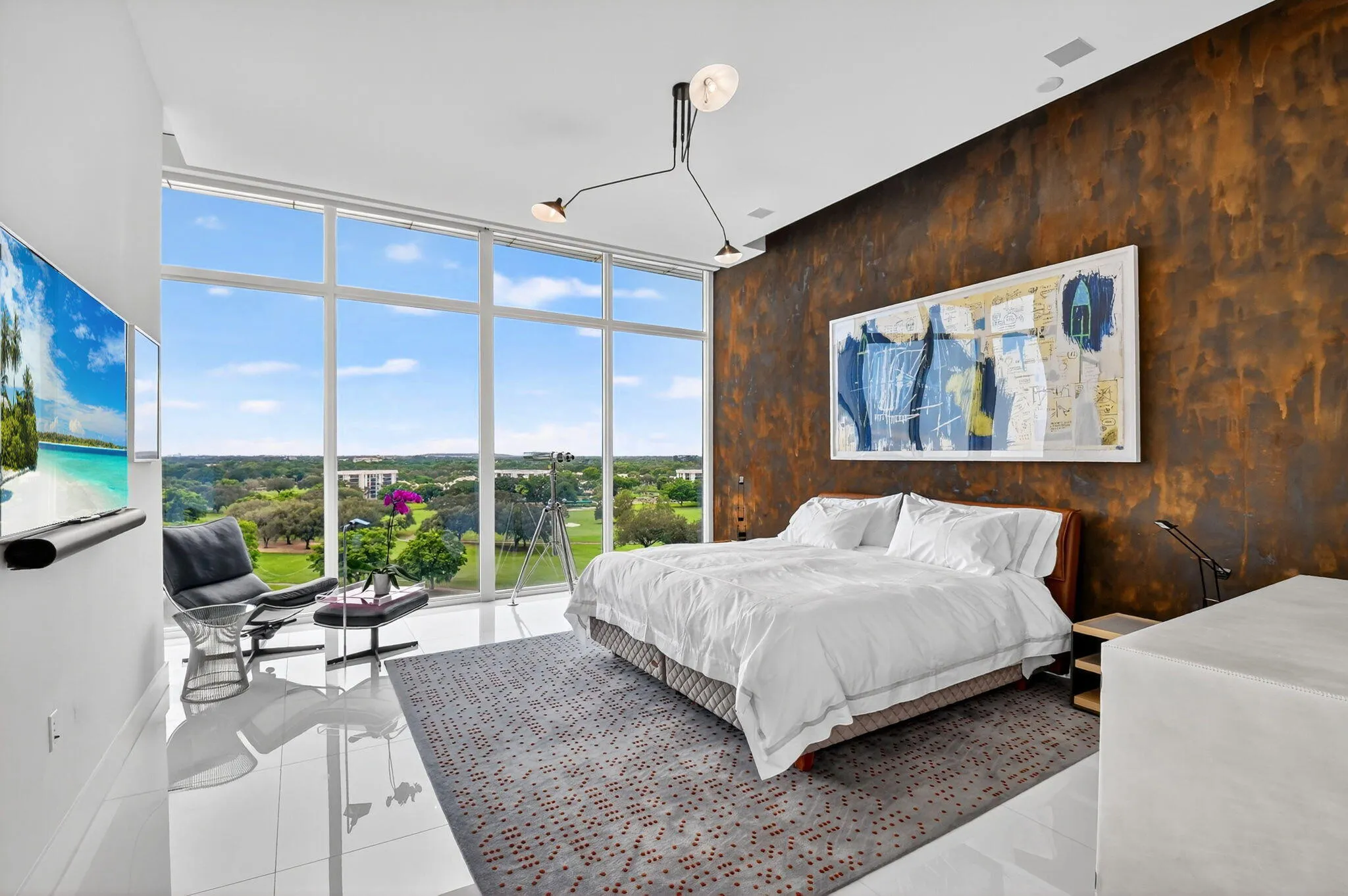 Luxurious Primary Suite