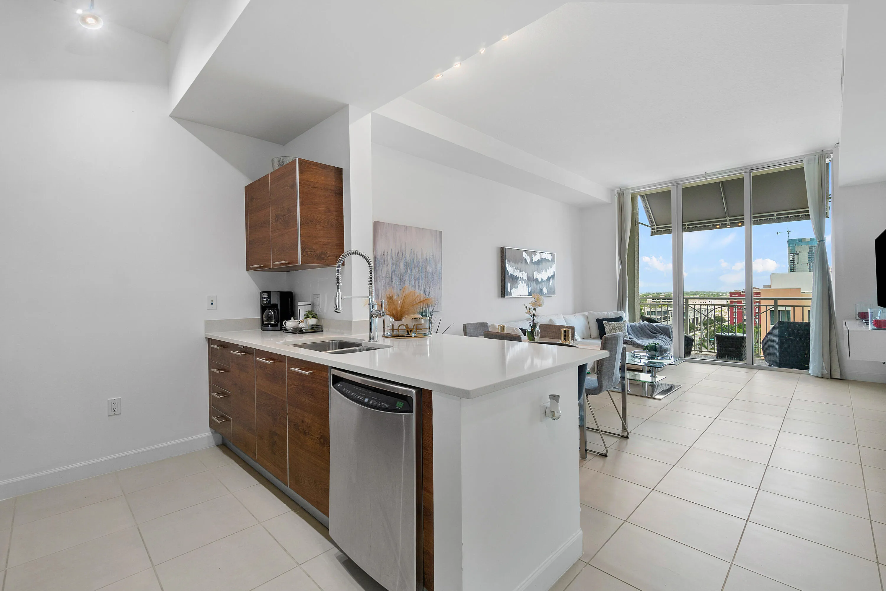 014-480HibiscusStreet-WestPalmBeach-FL-3