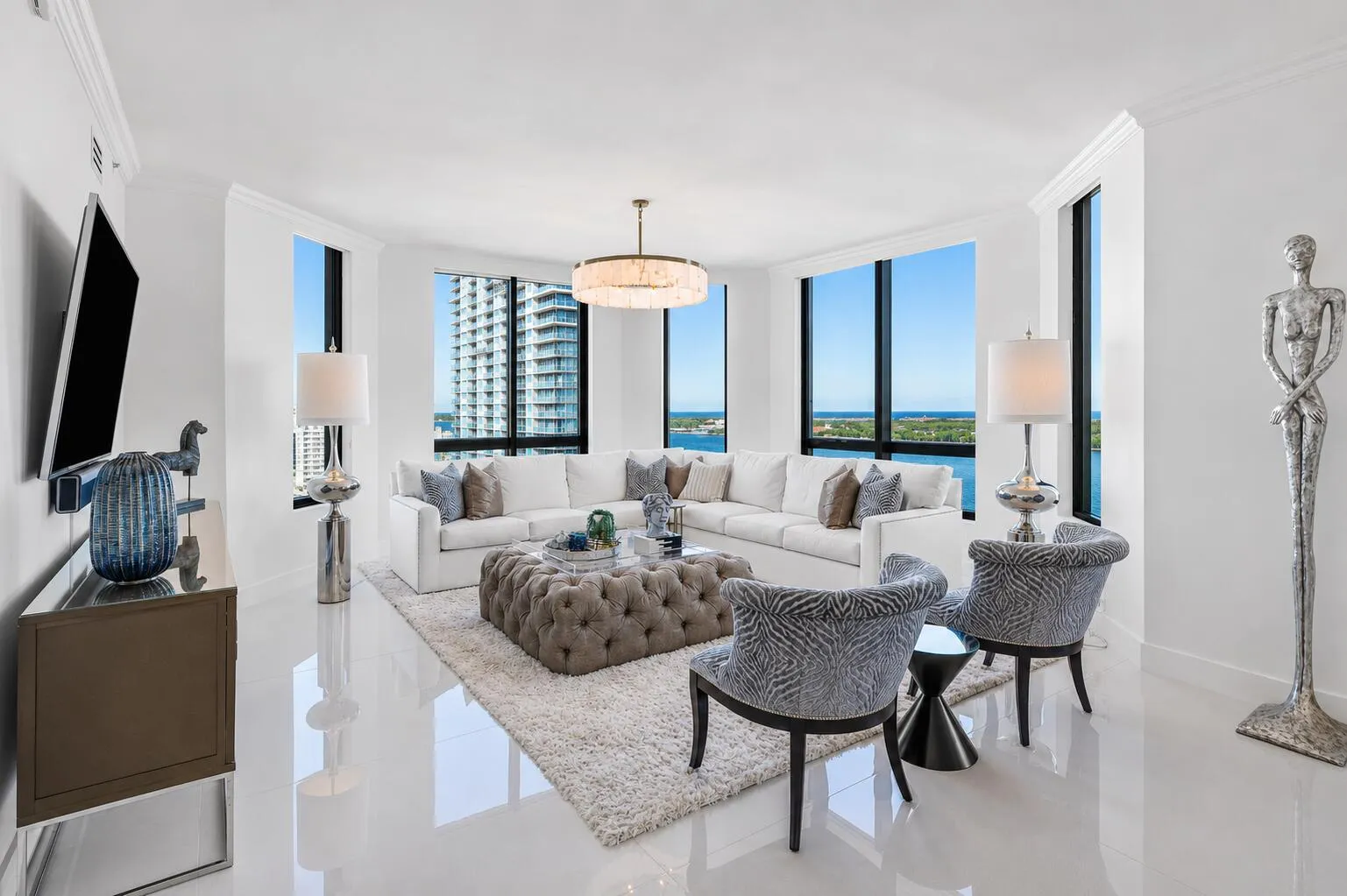 Living Room w Expansive Water Views
