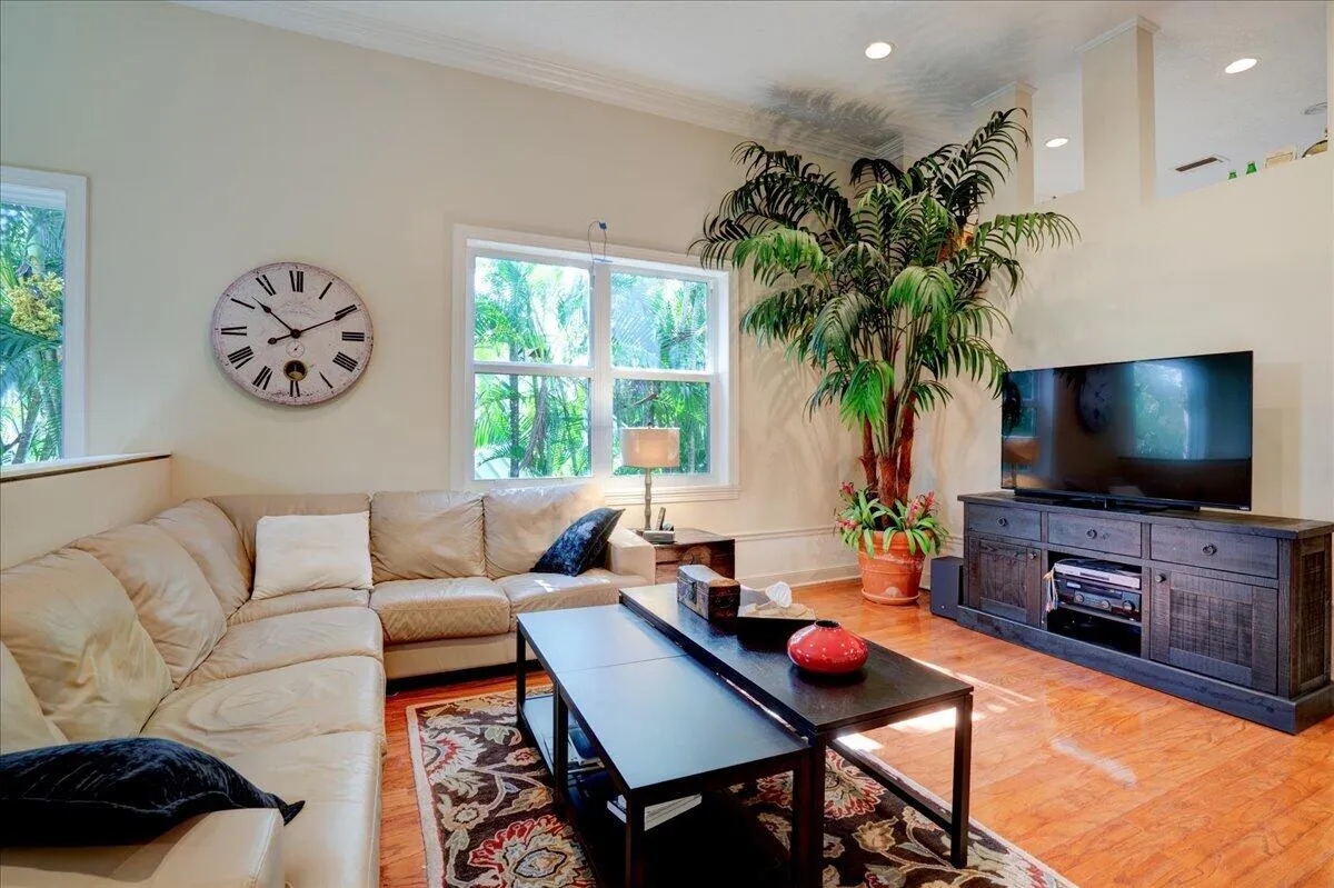 11-6244 Graycliff A-9