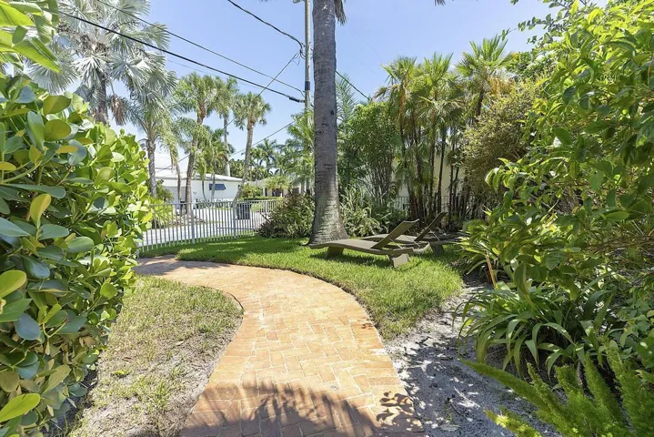 1106 N Lakeside Dr Lakeworth - 237