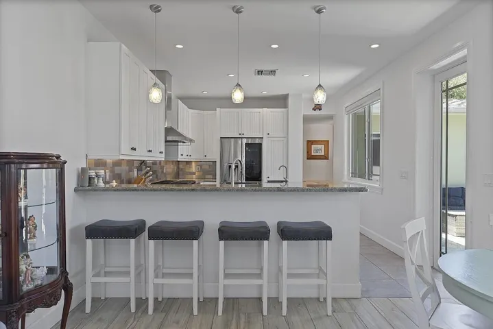 1106 N Lakeside Dr Lakeworth - 208