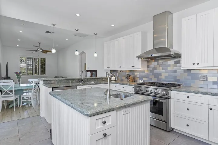 1106 N Lakeside Dr Lakeworth - 200