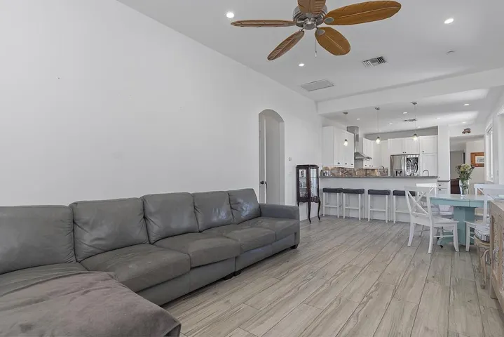 1106 N Lakeside Dr Lakeworth - 213